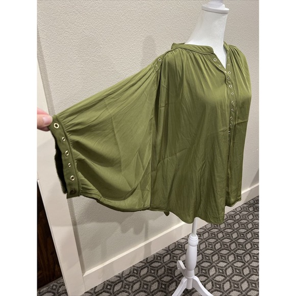 Chico Top Women’s To Green‎ Gold Accents Blouse - Picture 3 of 13